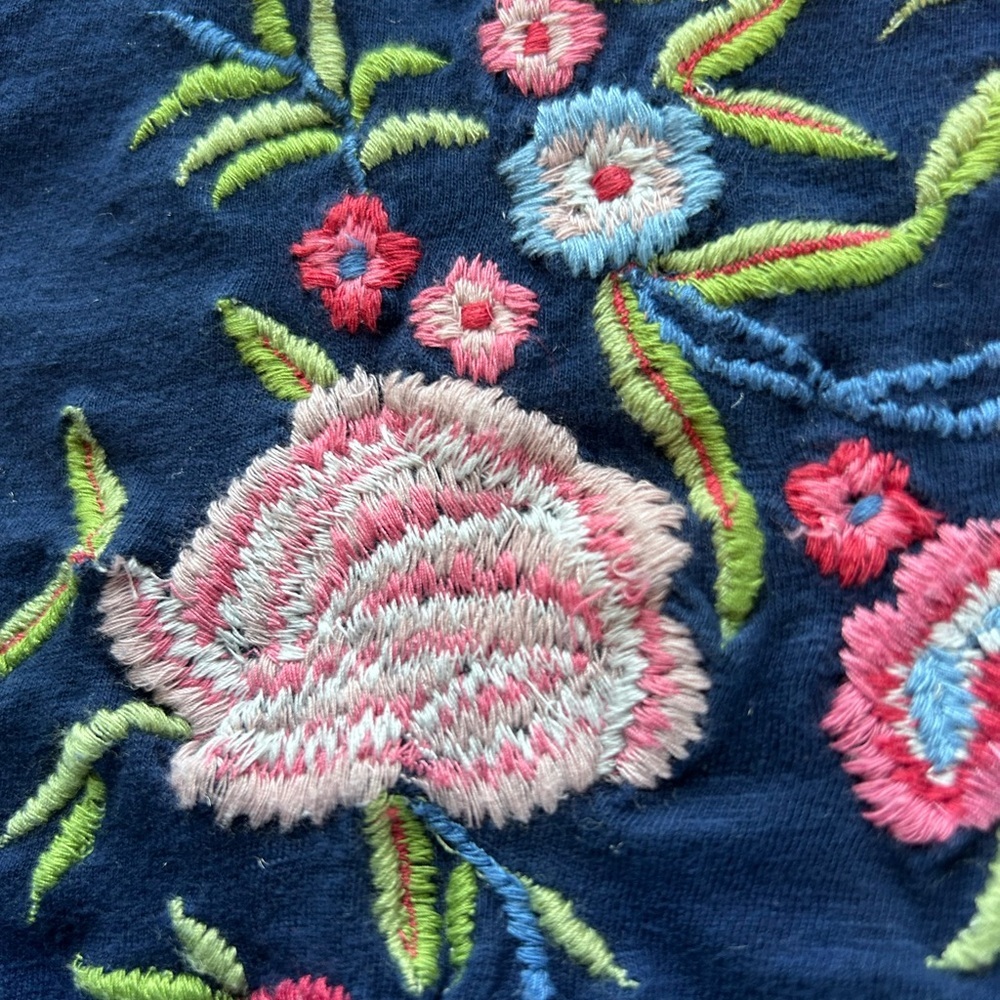 Caite embroidered scoop neck 3/4 sleeve cotton pullover. Boho. Floral. Garden. S - Picture 10 of 14